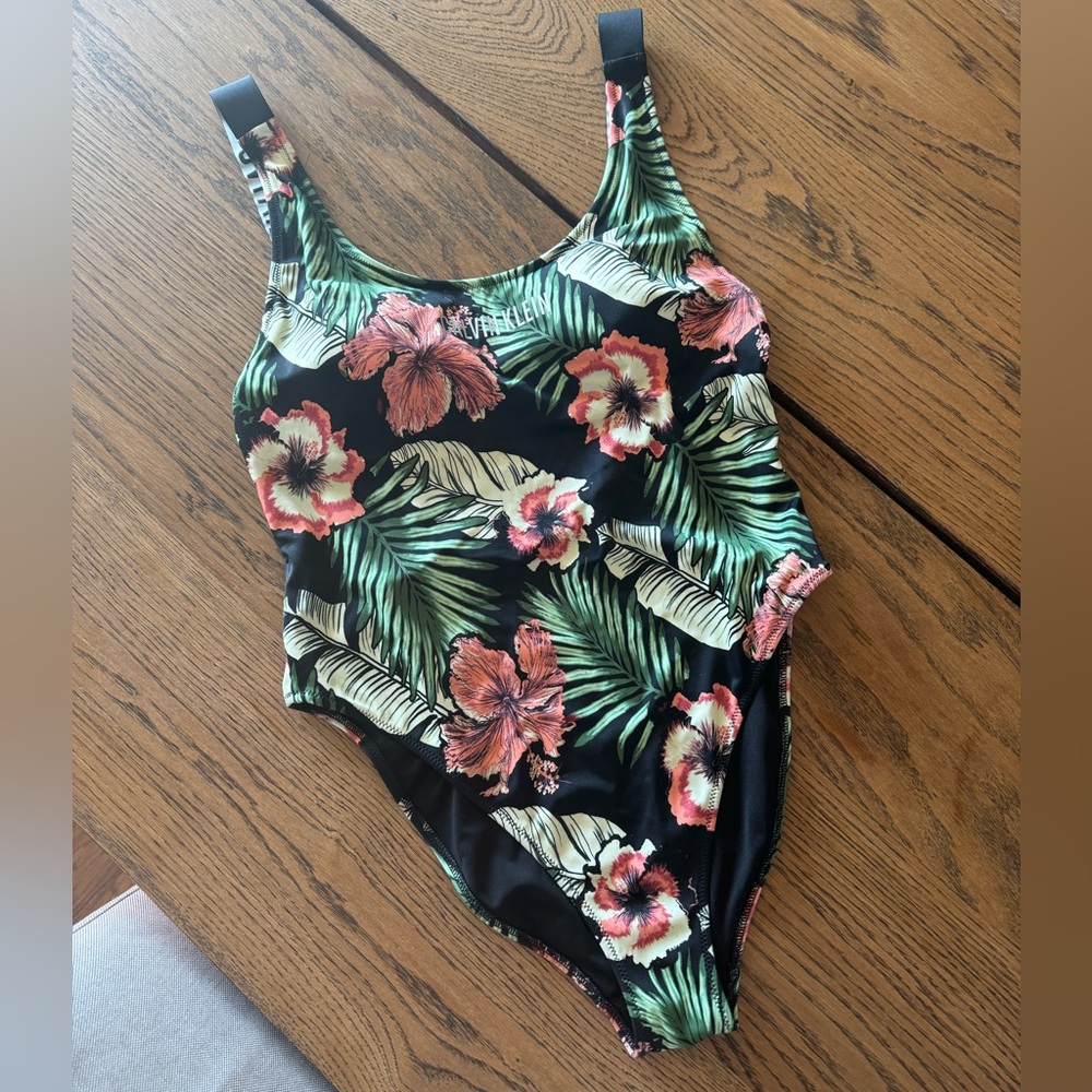 One piece swimsuit